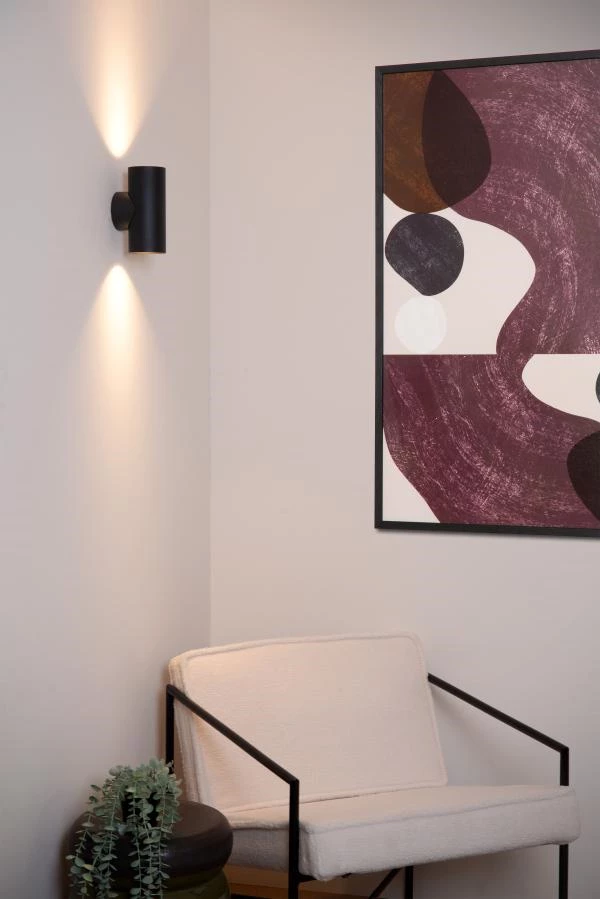 Lucide BONDI - Foco de pared / Lámpara de pared - 2xGU10 - Negro - ambiente 1
